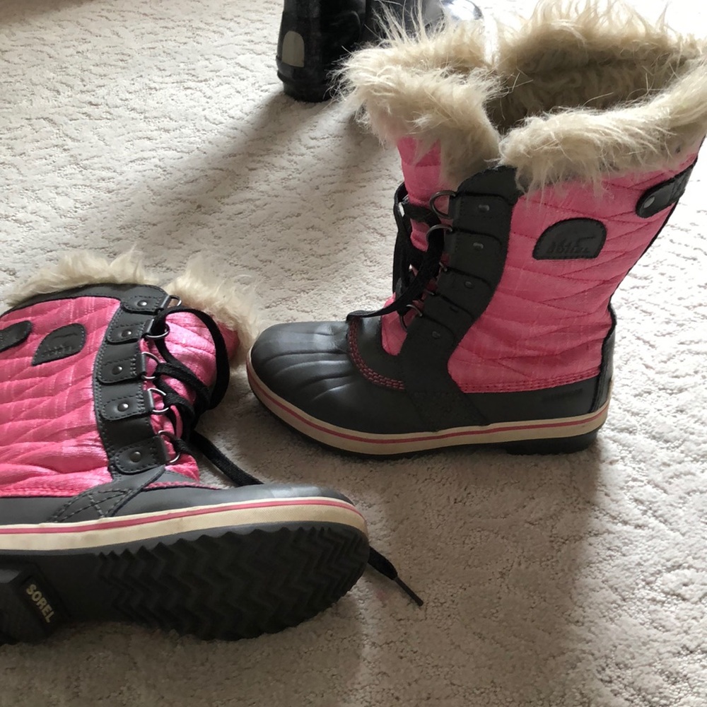 Sorel size 3 boots